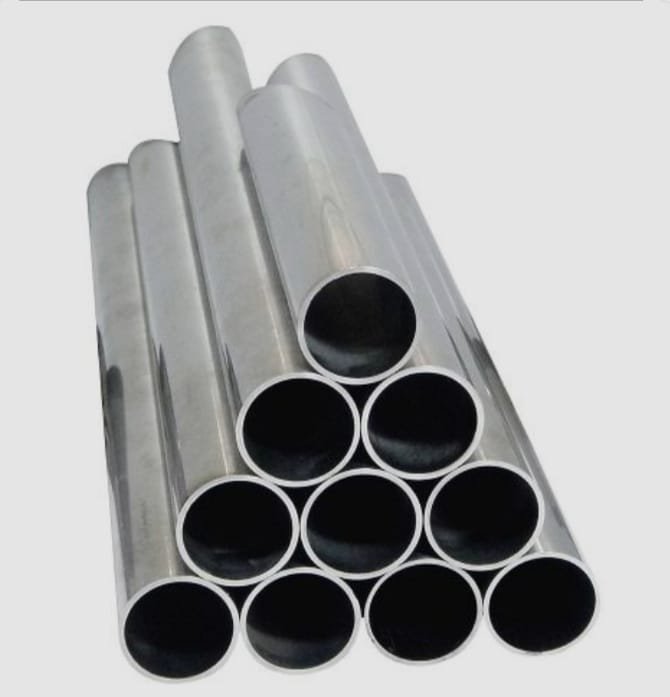 Tumpukan pipa stainless steel berpenampang bulat